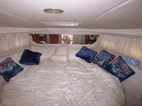 Slide: The Image of Sea Ray 380 Sundancer 1999 - 5