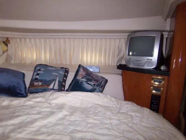 Slide: The Image of Sea Ray 380 Sundancer 1999 - 6