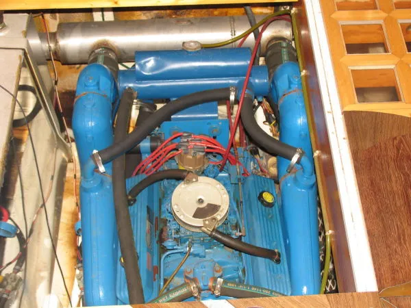 Slide: The Image of Chris-Craft Catalina 362 1986 - 9