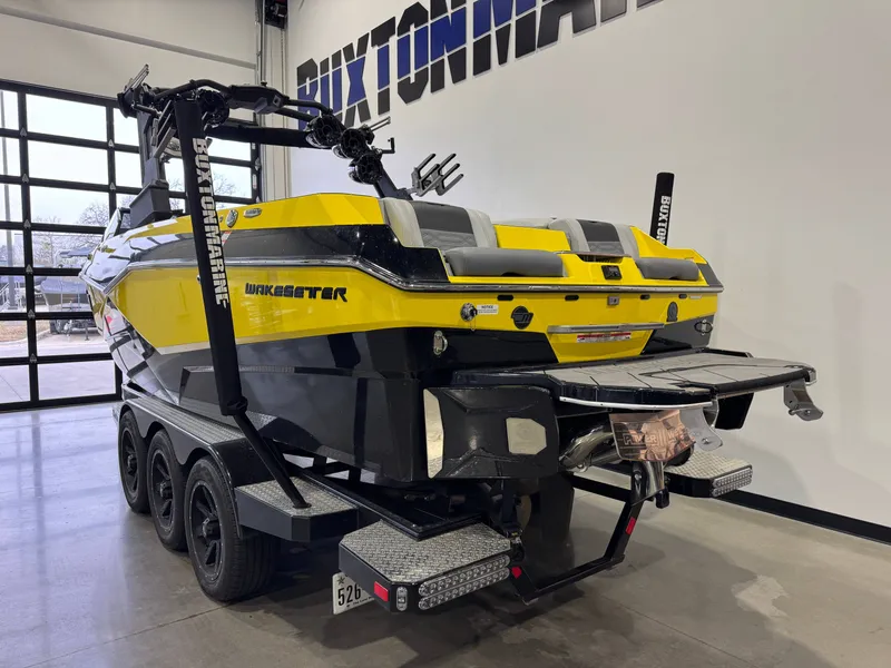 Slide: The Image of Malibu Wakesetter 25 LSV 2023 - 5