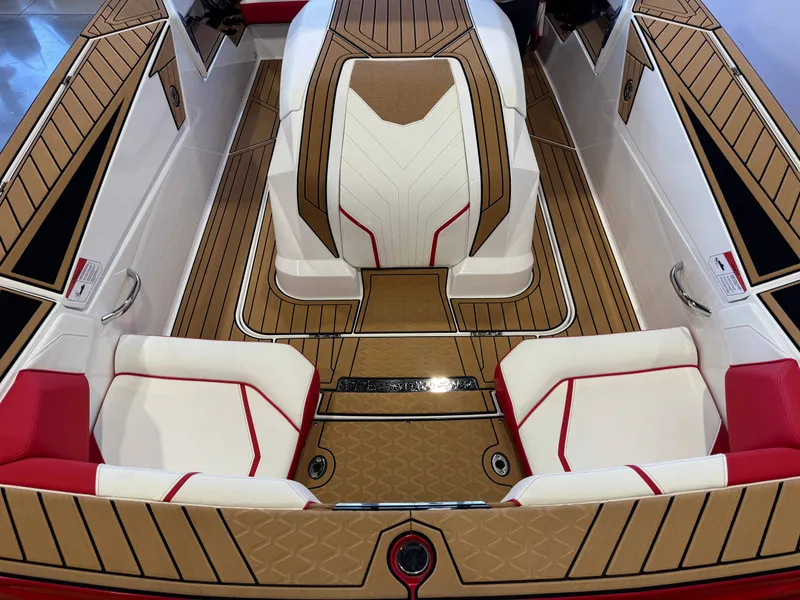 Slide: The Image of Nautique Ski Nautique 2023 - 11
