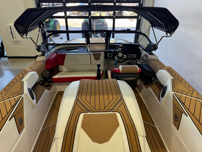 Slide: The Image of Nautique Ski Nautique 2023 - 14