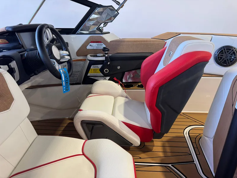 Slide: The Image of Nautique Ski Nautique 2023 - 20
