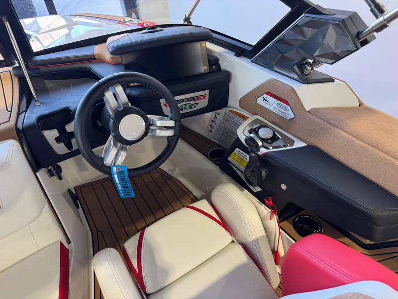 Slide: The Image of Nautique Ski Nautique 2023 - 21