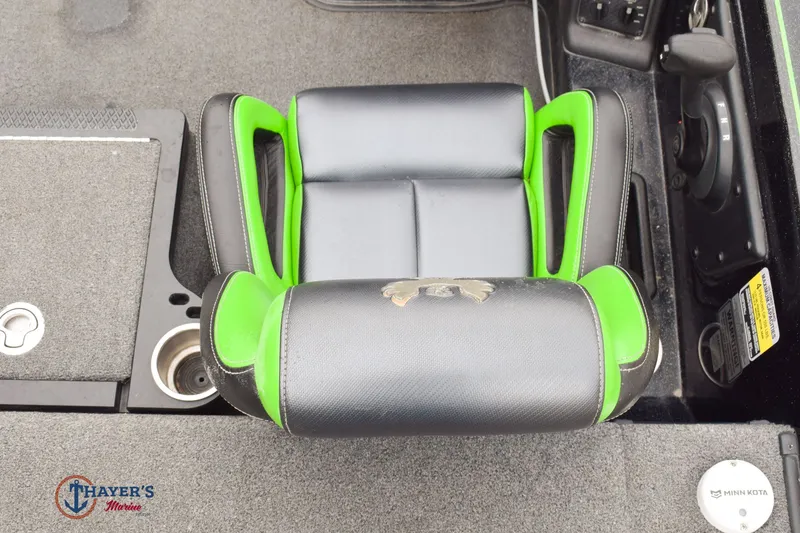 Slide: The Image of Phoenix Bass Boats 819 Pro 2021 - 15