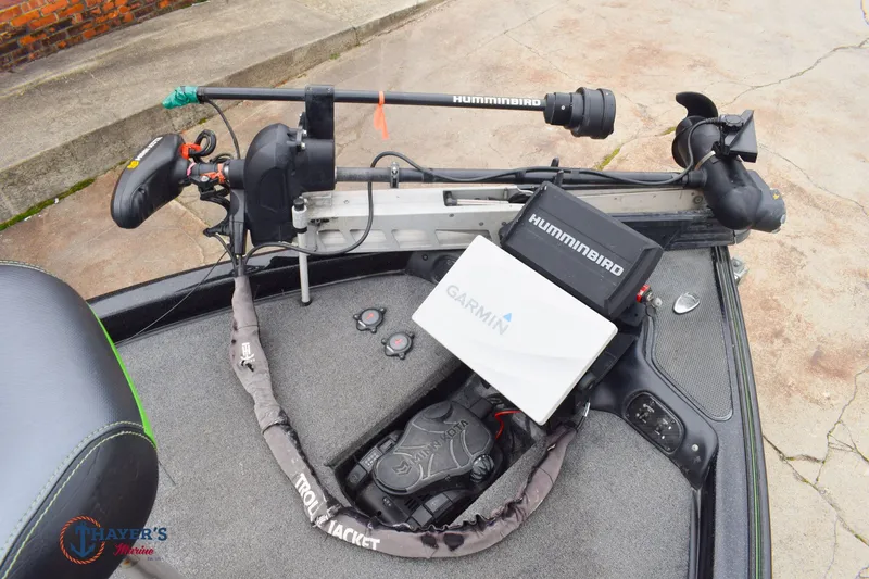 Slide: The Image of Phoenix Bass Boats 819 Pro 2021 - 17