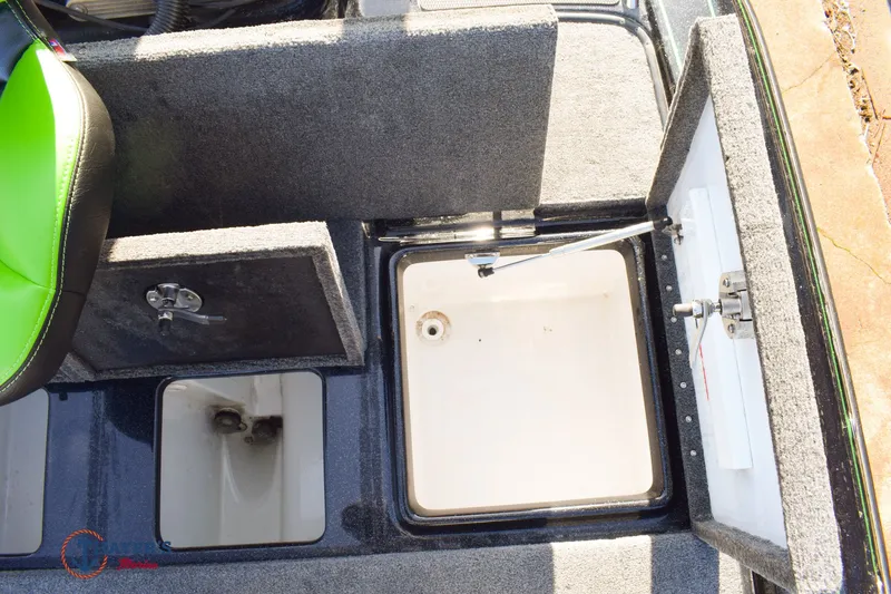 Slide: The Image of Phoenix Bass Boats 819 Pro 2021 - 31