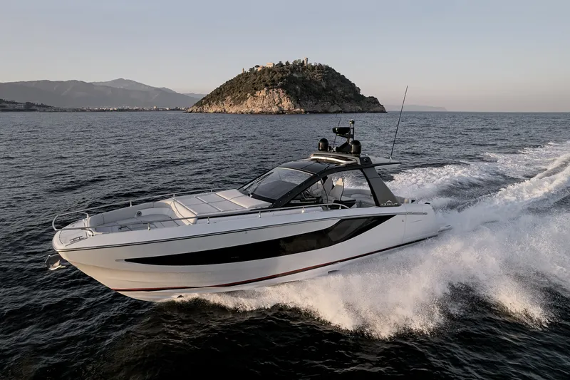 The Image of Azimut VERVE 42 - 0