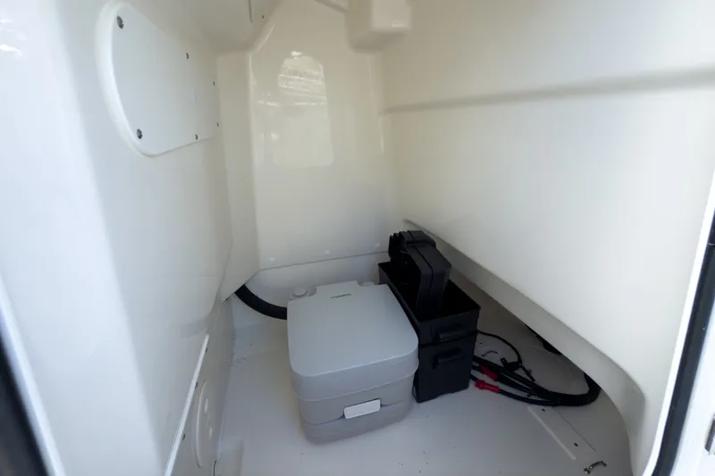 Slide: The Image of Boston Whaler 210 Montauk 2026 - 14