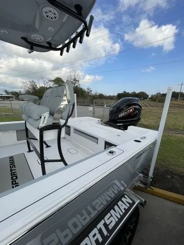 Slide: The Image of Sportsman Masters 227 Bay Boat 2026 - 10