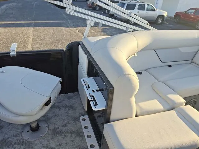 Slide: The Image of Crest CLASSIC DLX 220 SLRC CPT 2023 - 12