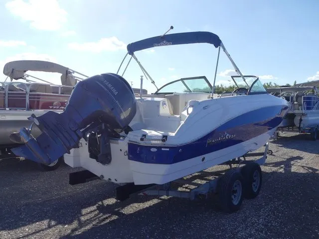 Slide: The Image of NauticStar 223 DC 2018 - 4