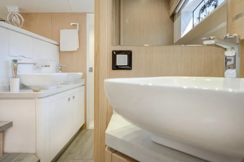 Slide: The Image of Luxurious bathroom in Privilege Signature 510, year 2025. - 37