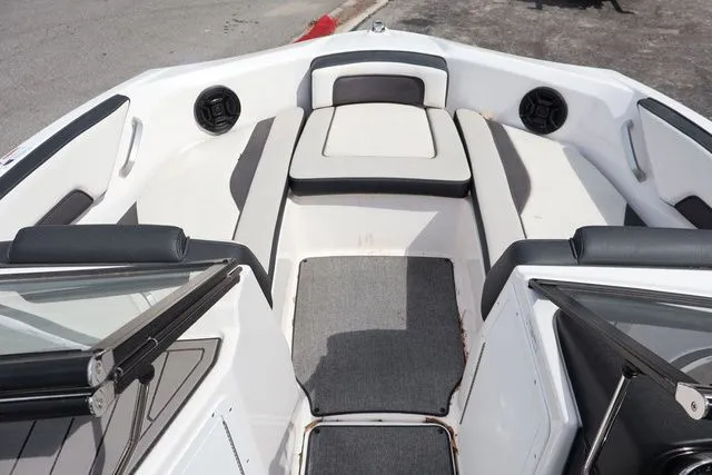 Slide: The Image of Yamaha SX195 2019 - 11