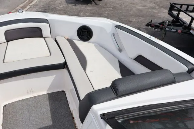 Slide: The Image of Yamaha SX195 2019 - 12