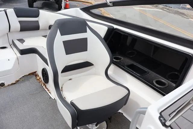 Slide: The Image of Yamaha SX195 2019 - 15