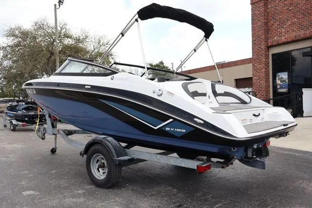 Slide: The Image of Yamaha SX195 2019 - 4