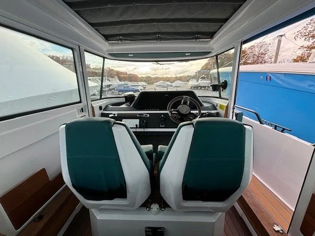 Slide: The Image of Axopar 28 Cabin 2023 - 12