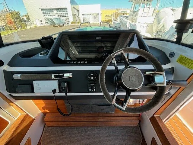 Slide: The Image of Axopar 28 Cabin 2023 - 15