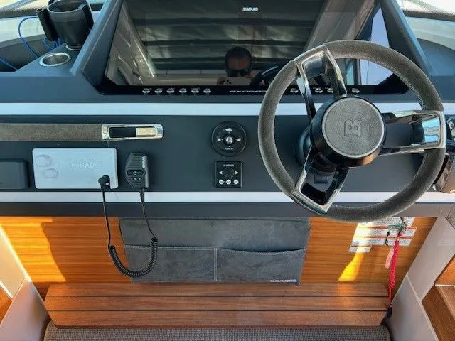 Slide: The Image of Axopar 28 Cabin 2023 - 16