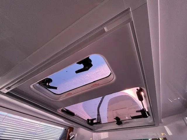 Slide: The Image of Axopar 28 Cabin 2023 - 20