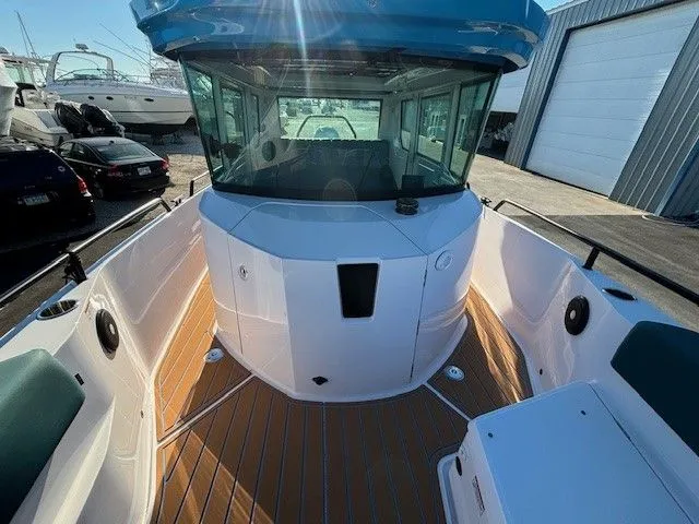 Slide: The Image of Axopar 28 Cabin 2023 - 5