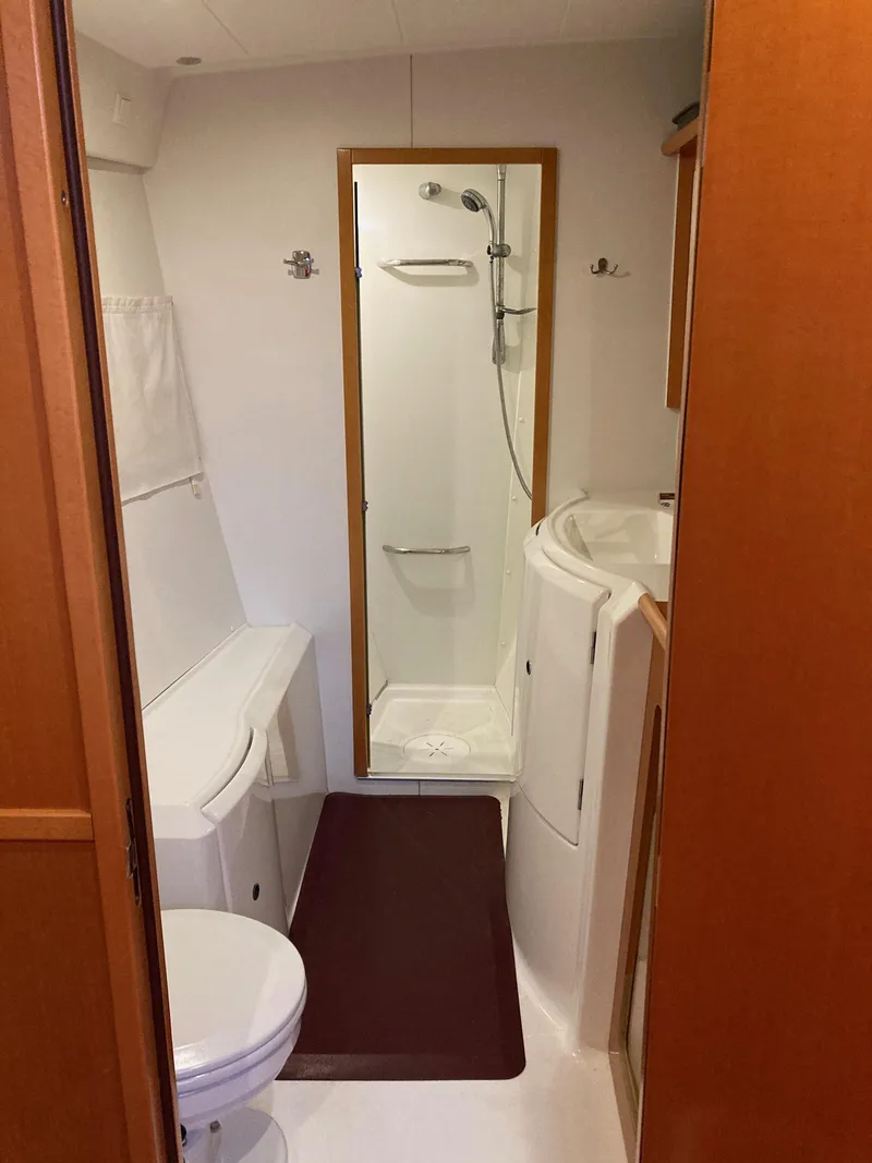 Slide: The Image of Lagoon 420 2007 - 68