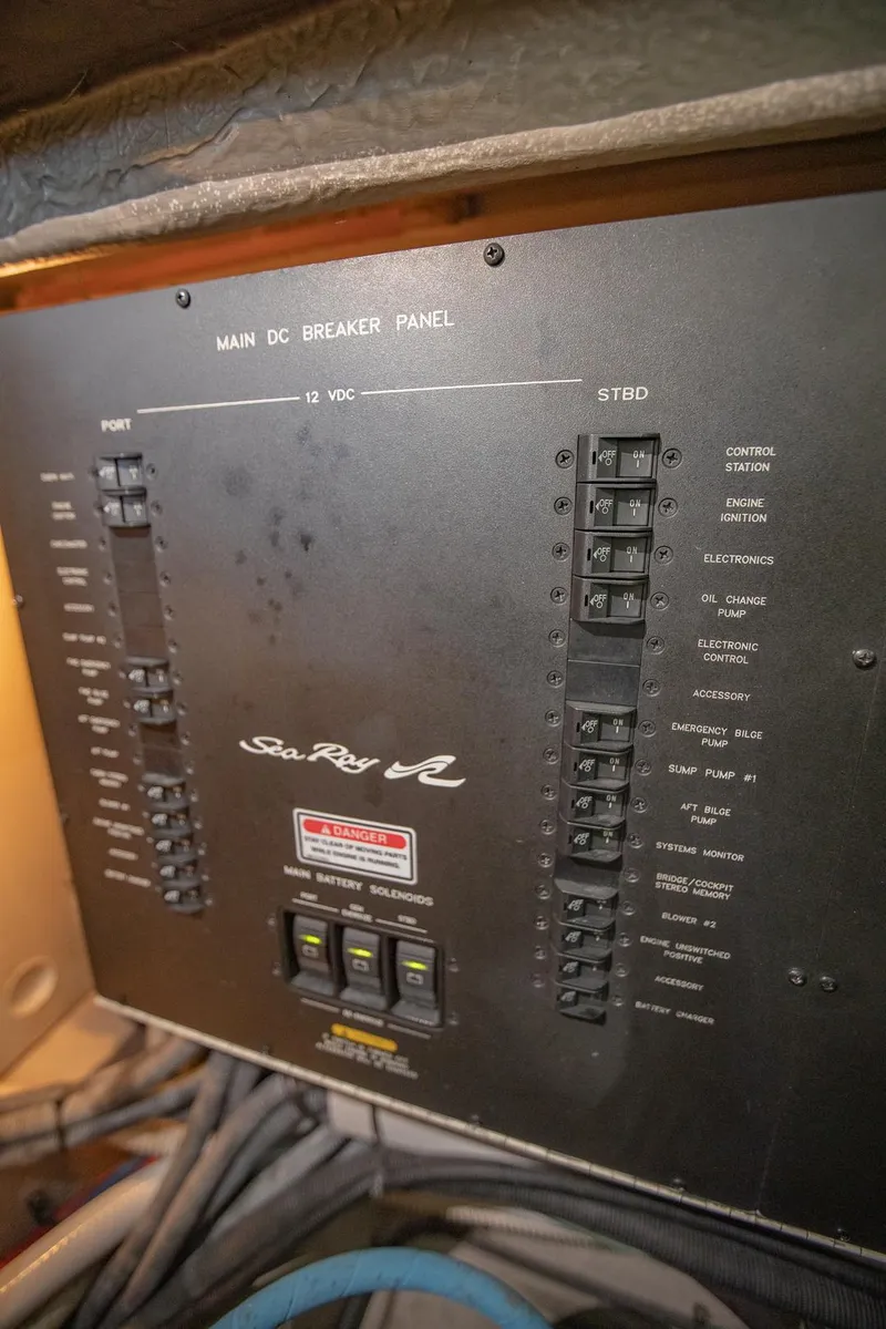 Slide: The Image of Main DC breaker panel on 2005 Sea Ray 420 Sundancer boat. - 29