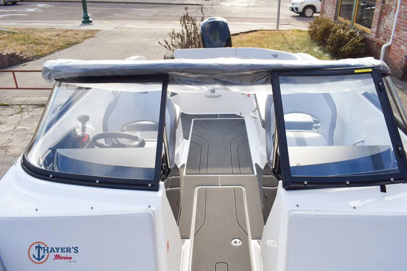 Slide: The Image of Bayliner V20 2026 - 11