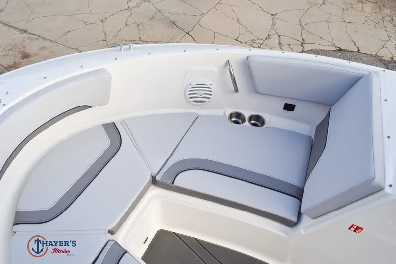 Slide: The Image of Bayliner V20 2026 - 12