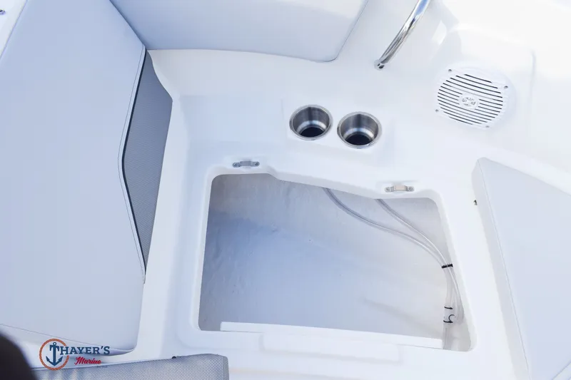 Slide: The Image of Bayliner V20 2026 - 25