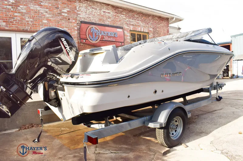 Slide: The Image of Bayliner V20 2026 - 4
