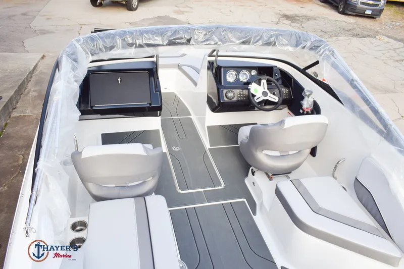 Slide: The Image of Bayliner V20 2026 - 6