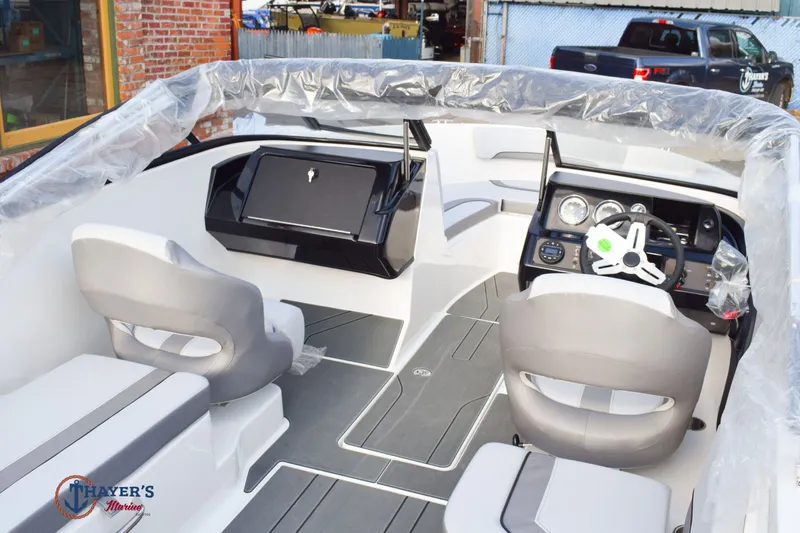 Slide: The Image of Bayliner V20 2026 - 9