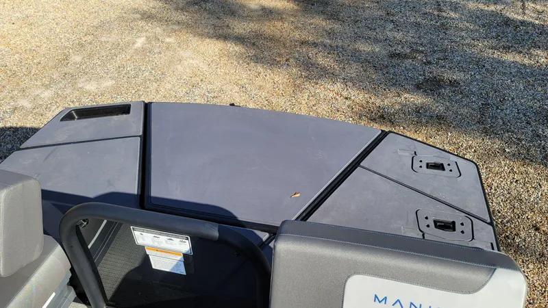 Slide: The Image of Manitou Cruise 20 Max Bench 2025 - 21