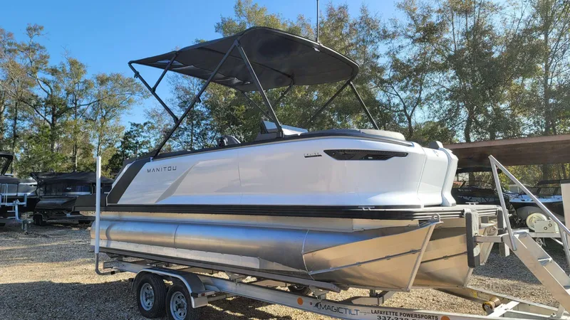 Slide: The Image of Manitou Cruise 20 Max Bench 2025 - 4