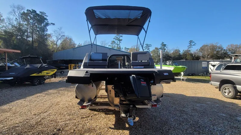 Slide: The Image of Manitou Cruise 20 Max Bench 2025 - 7