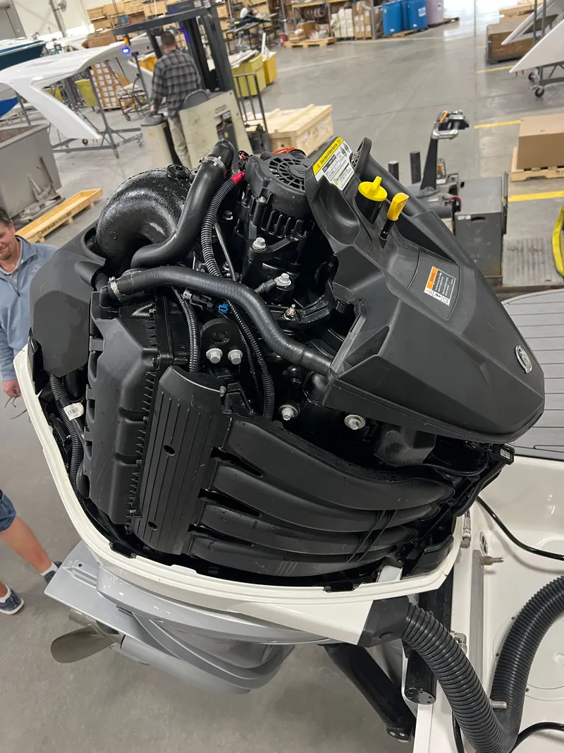 Slide: The Image of Interior of 2024 Sea Ray SLX 260 Outboard with modern cockpit. - 12