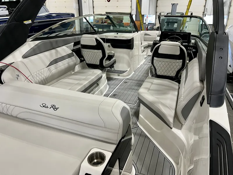 Slide: The Image of Interior view of 2024 Sea Ray SLX 260 Outboard boat. - 7