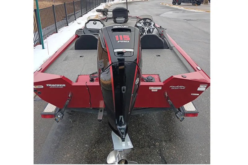 Slide: The Image of 2019 Tracker Pro Team 195 TXW Tournament Edition boat with Mercury 115 engine. - 4