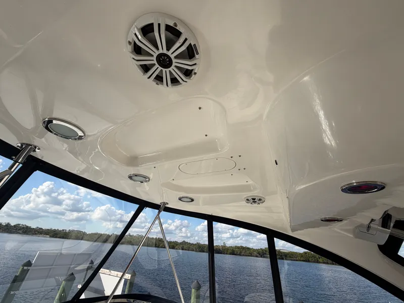 Slide: The Image of Sea Ray 52 Sedan Bridge 2006 - 12