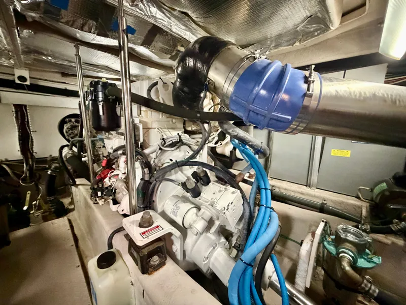 Slide: The Image of Sea Ray 52 Sedan Bridge 2006 - 19