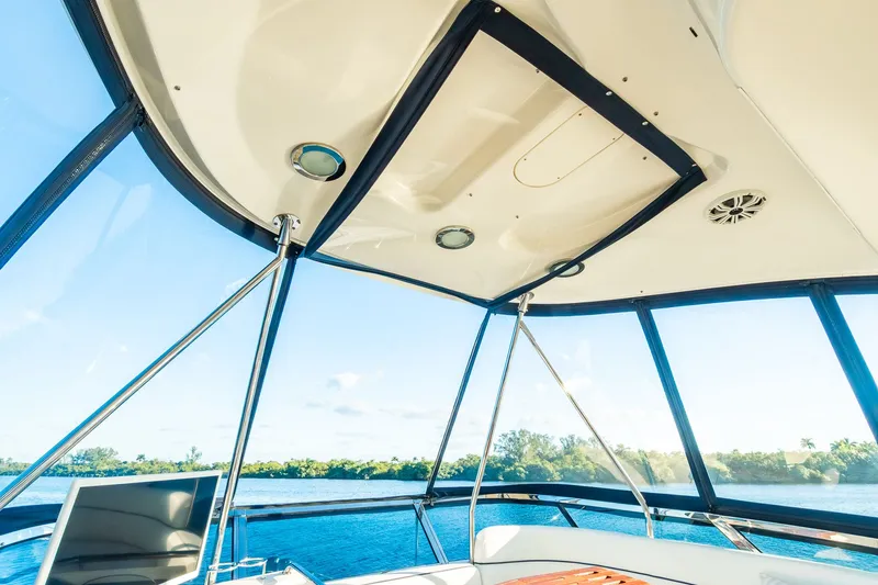 Slide: The Image of Sea Ray 52 Sedan Bridge 2006 - 27