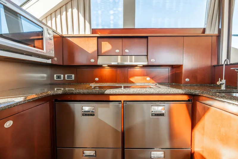 Slide: The Image of Sea Ray 52 Sedan Bridge 2006 - 51