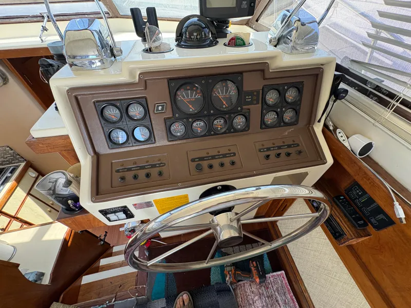 Slide: The Image of Trojan 32 Sedan 1986 - 76