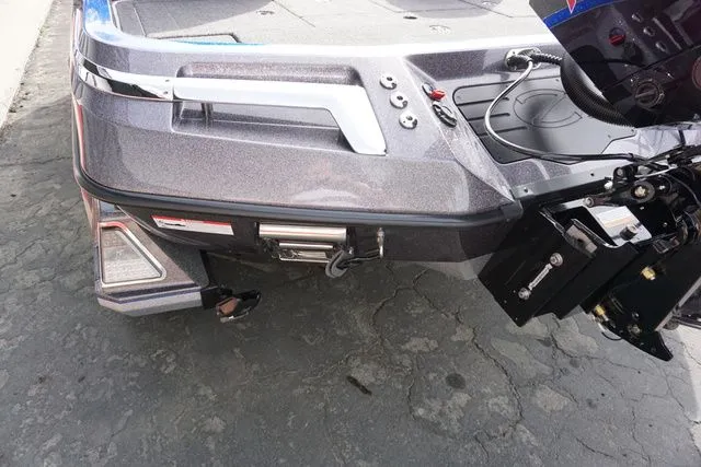 Slide: The Image of Ranger Z520 2025 - 12