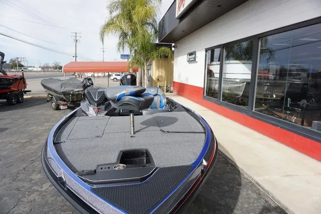 Slide: The Image of Ranger Z520 2025 - 14