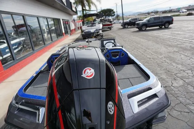 Slide: The Image of Ranger Z520 2025 - 18