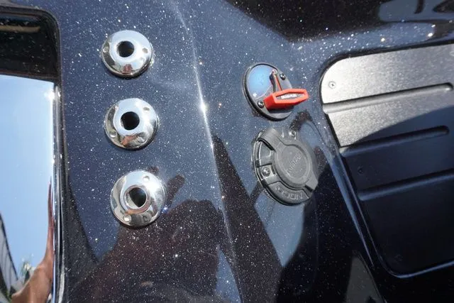 Slide: The Image of Ranger Z521R Cup-Equipped Includes Trailer 2025 - 13