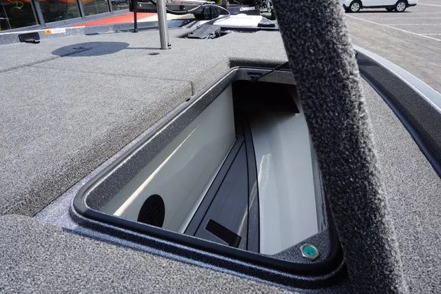 Slide: The Image of Ranger Z521R, Includes Trailer 2024 - 11